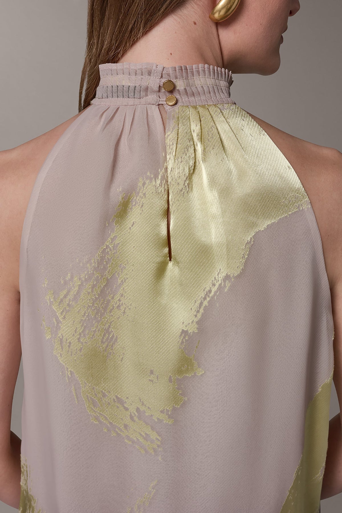 SLEEVELESS METALLIC BRUSHSTROKE BLOUSE - Sisal/Citrus