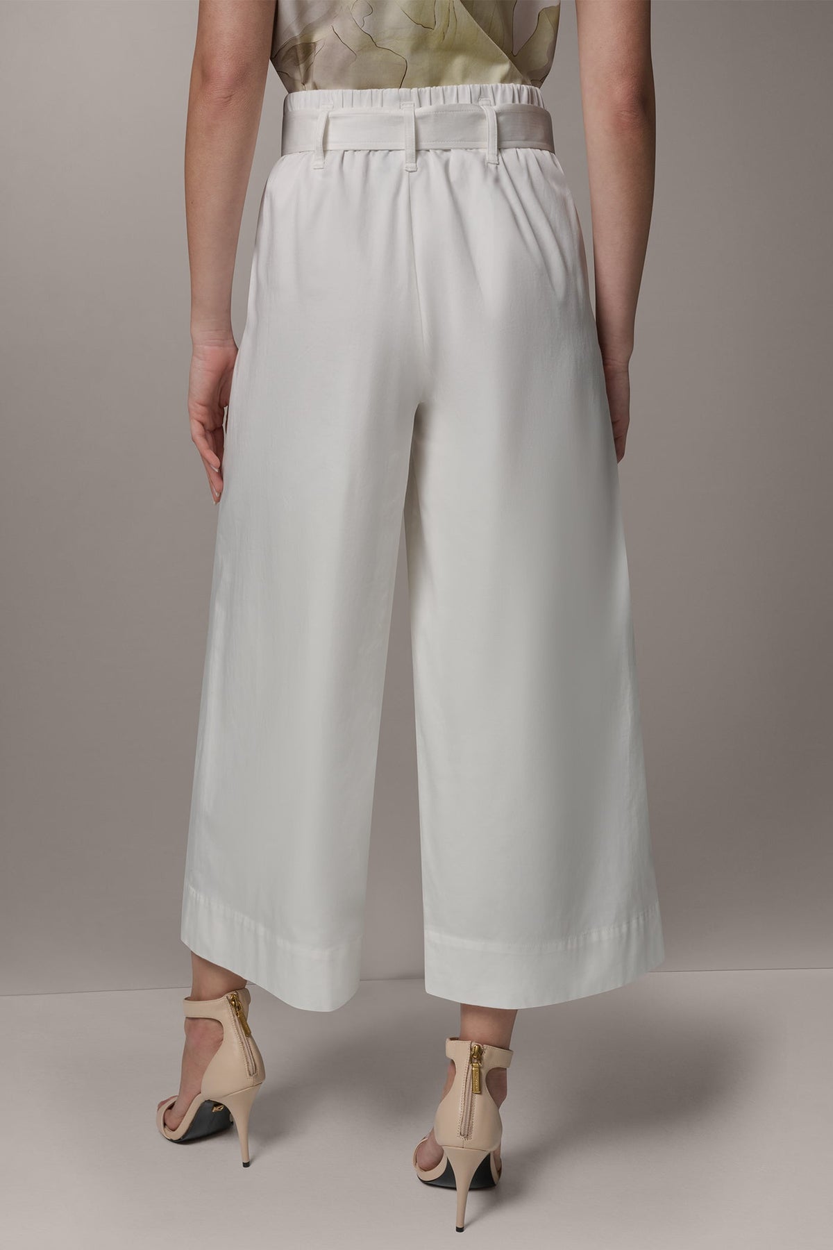 CROPPED EXTRA HIGH-RISE WIDE-LEG PANT - Cream