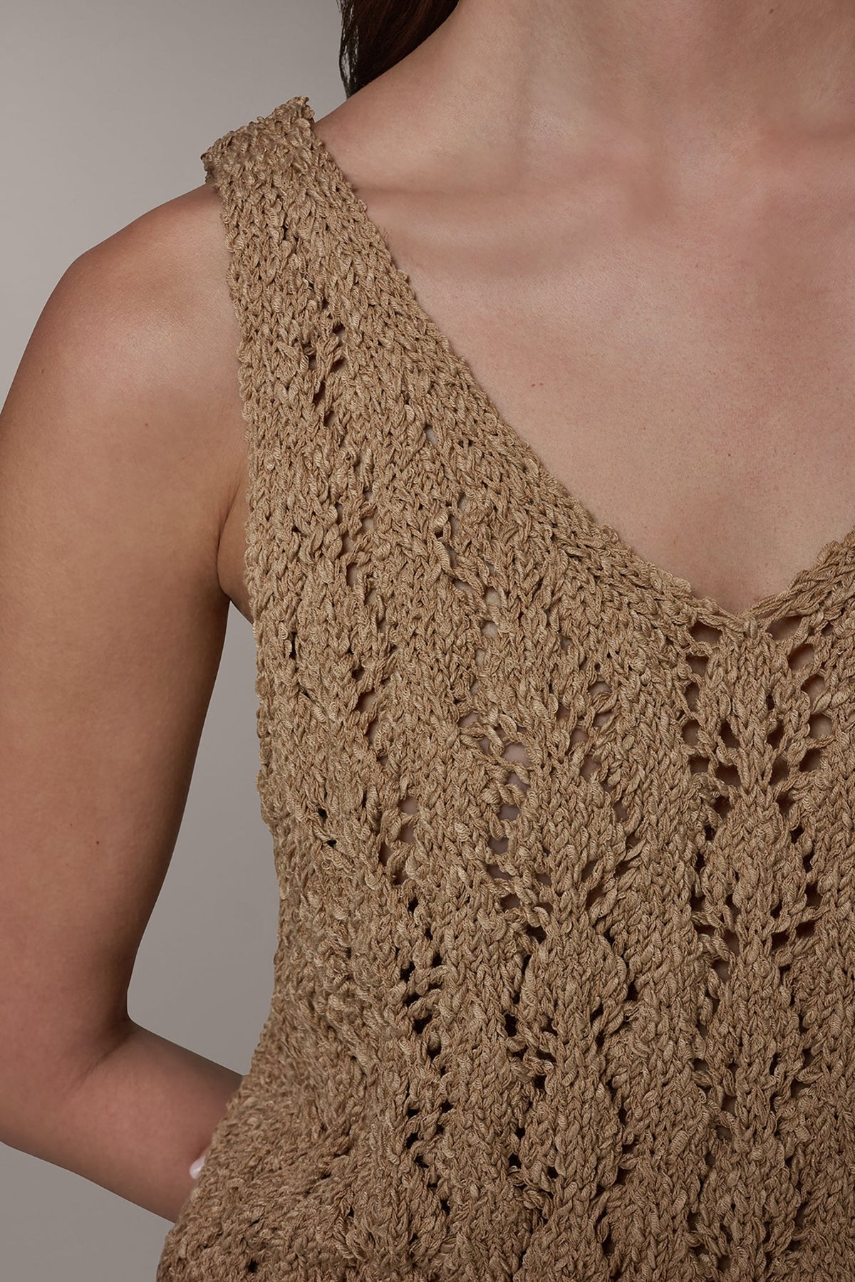 SLEEVELESS SWEATER TANK - Fawn