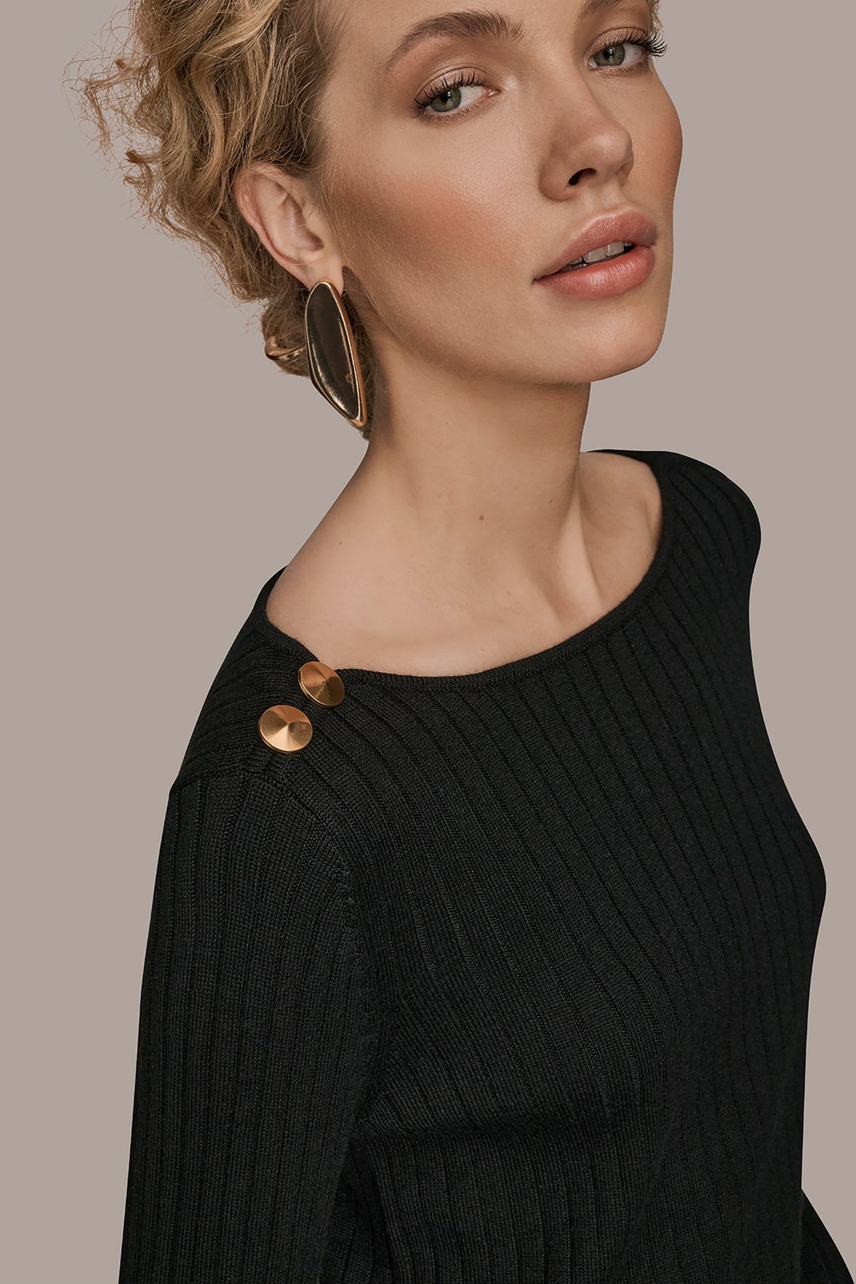 LONG SLEEVE BOATNECK RIBBED BUTTON SWEATER - Black
