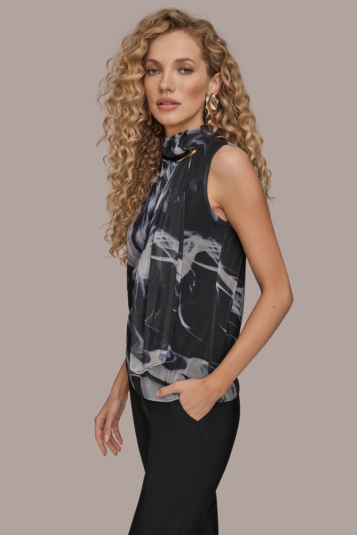 TIE-NECK HALTER BLOUSE - BLACK/VAPOR MULTI