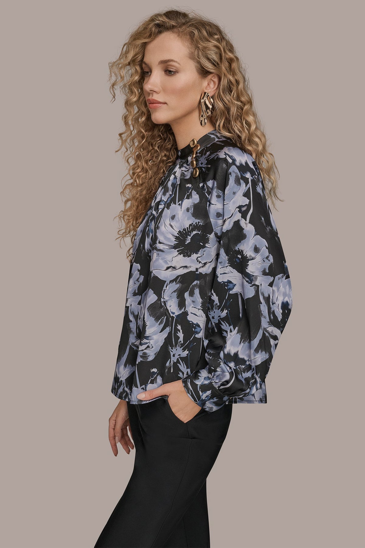 BUTTON-NECK BLOUSE - BLACK/TEMPEST