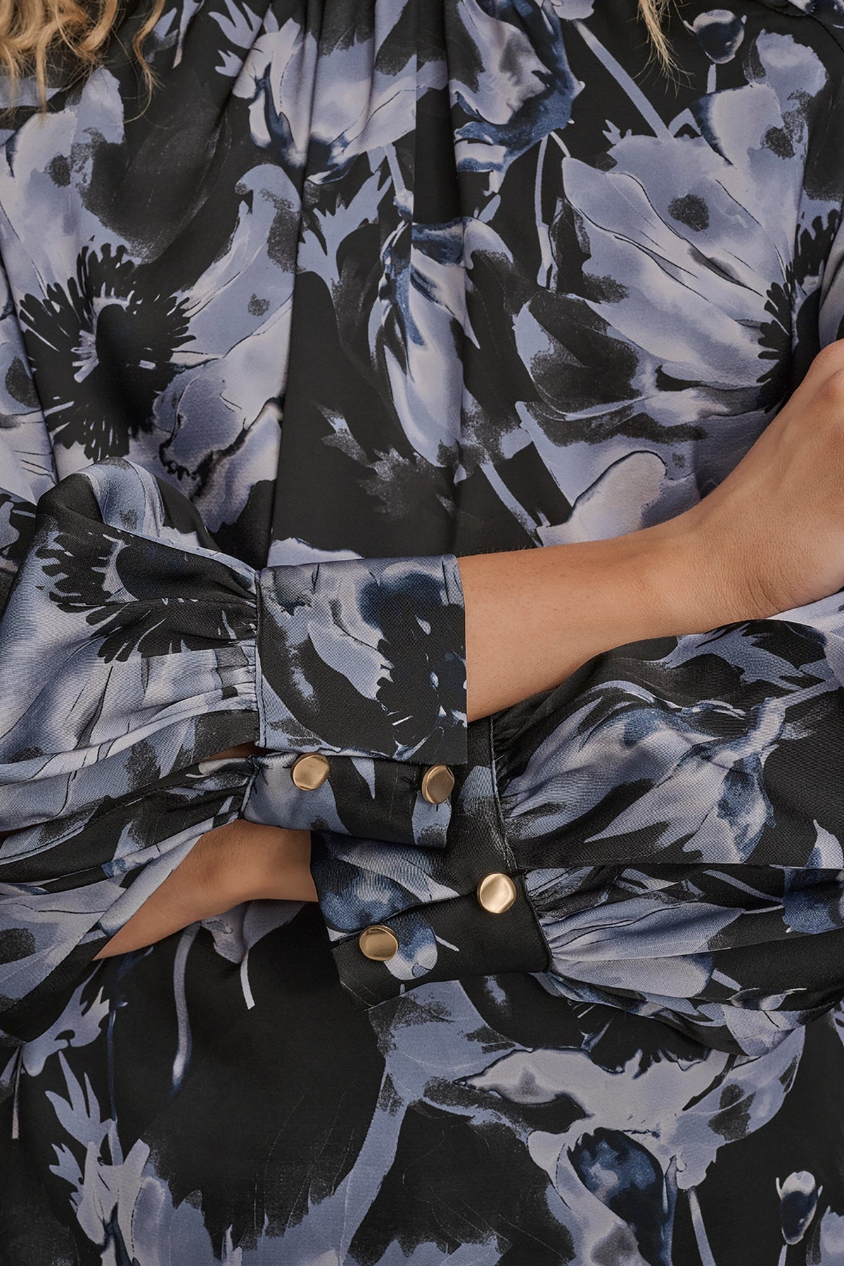 BUTTON-NECK BLOUSE - BLACK/TEMPEST
