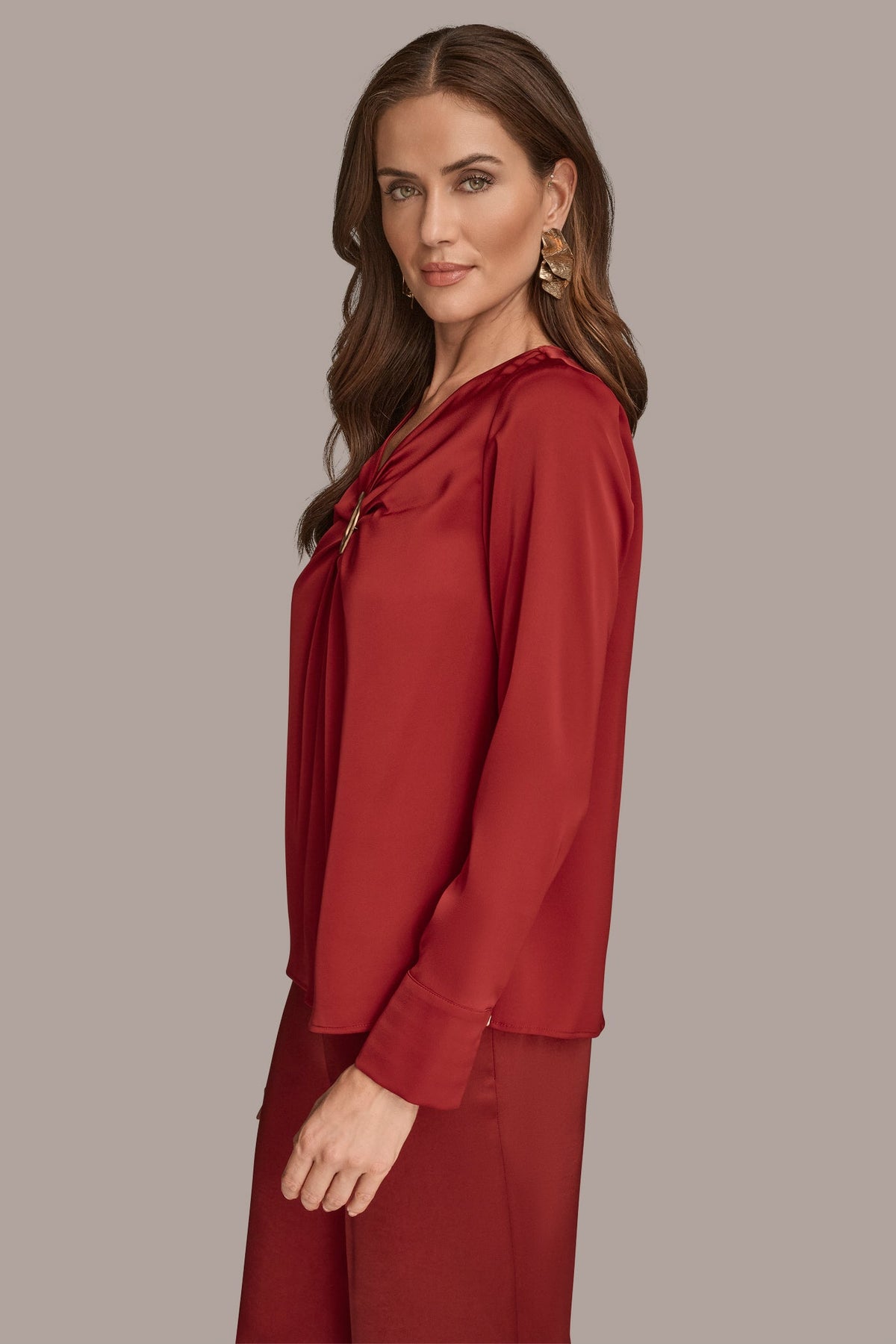 LONG SLEEVE RING V-NECK BLOUSE - Metropolitan RED