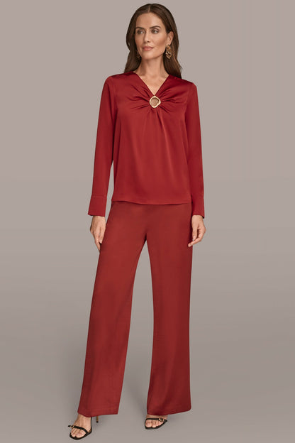 LONG SLEEVE RING V-NECK BLOUSE - Metropolitan RED