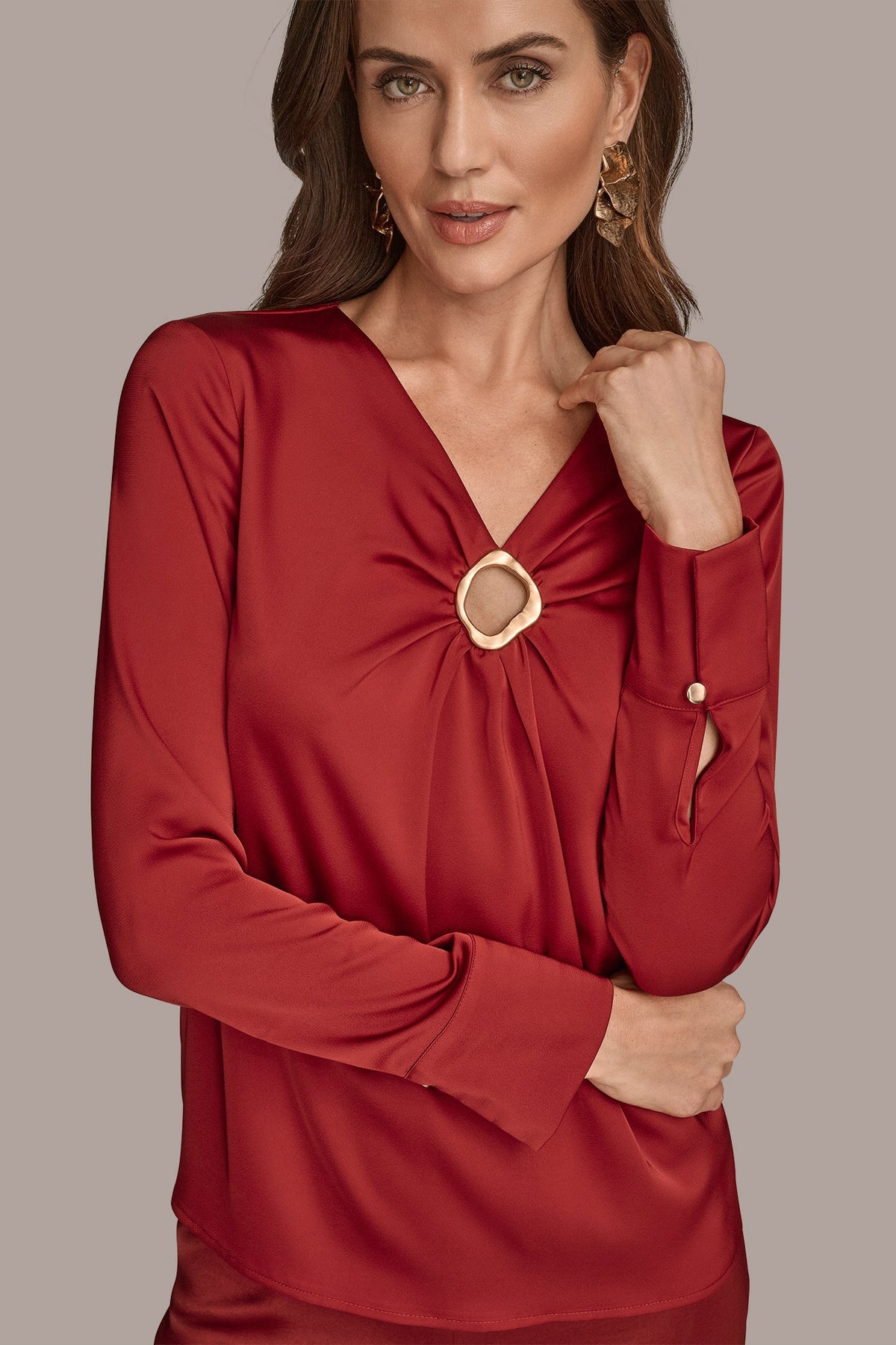 LONG SLEEVE RING V-NECK BLOUSE - Metropolitan RED