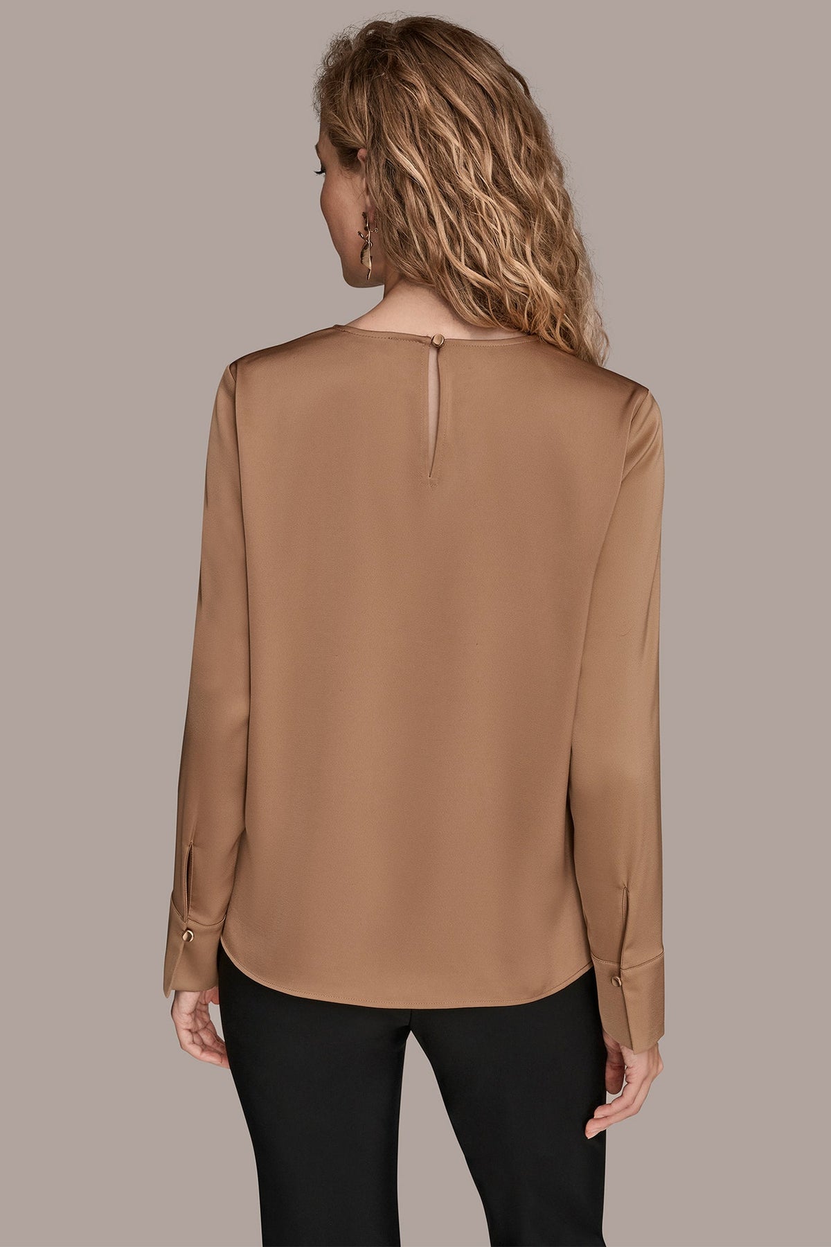 LONG SLEEVE RING V-NECK BLOUSE - Fawn