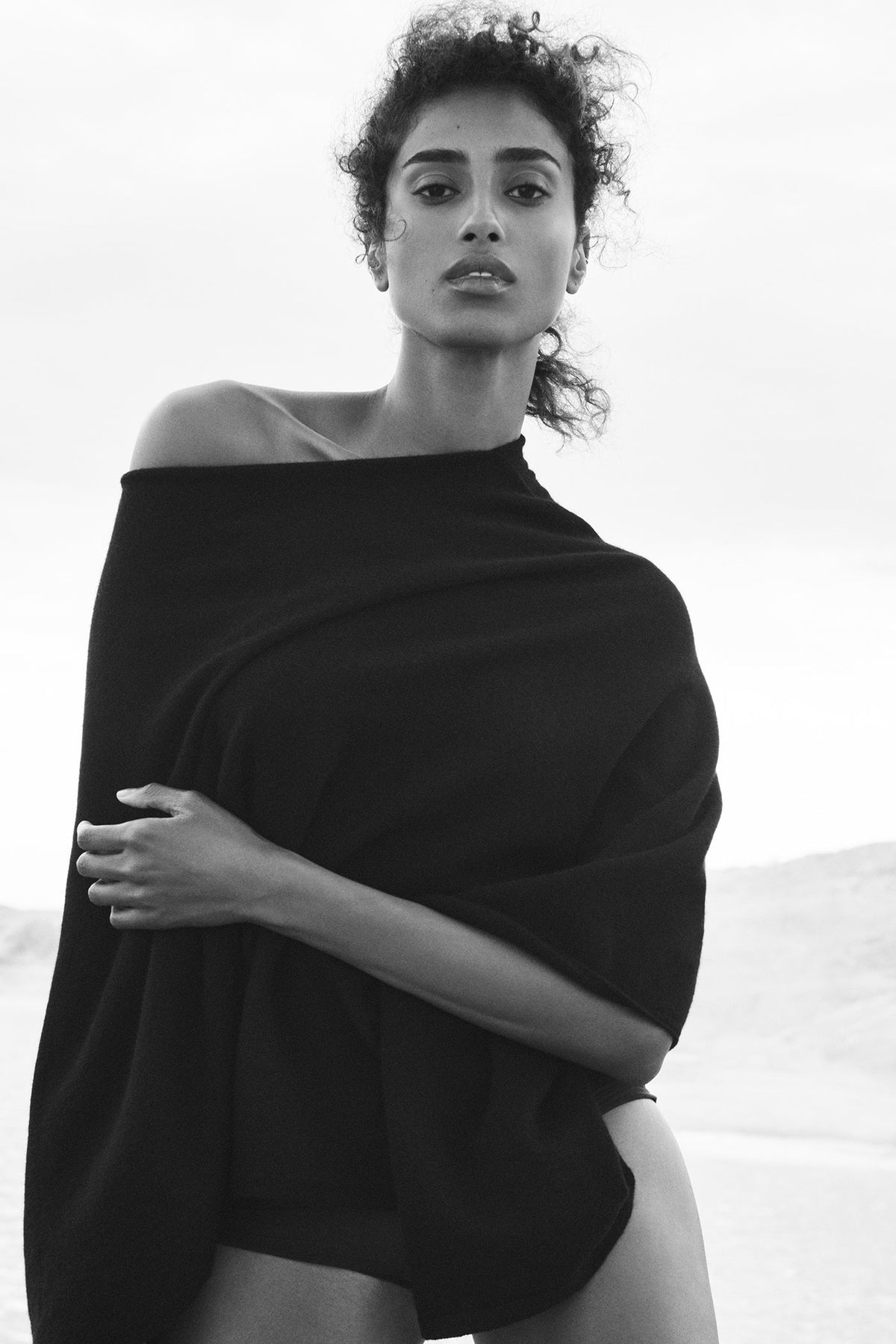 CASHMERE PONCHO - Black