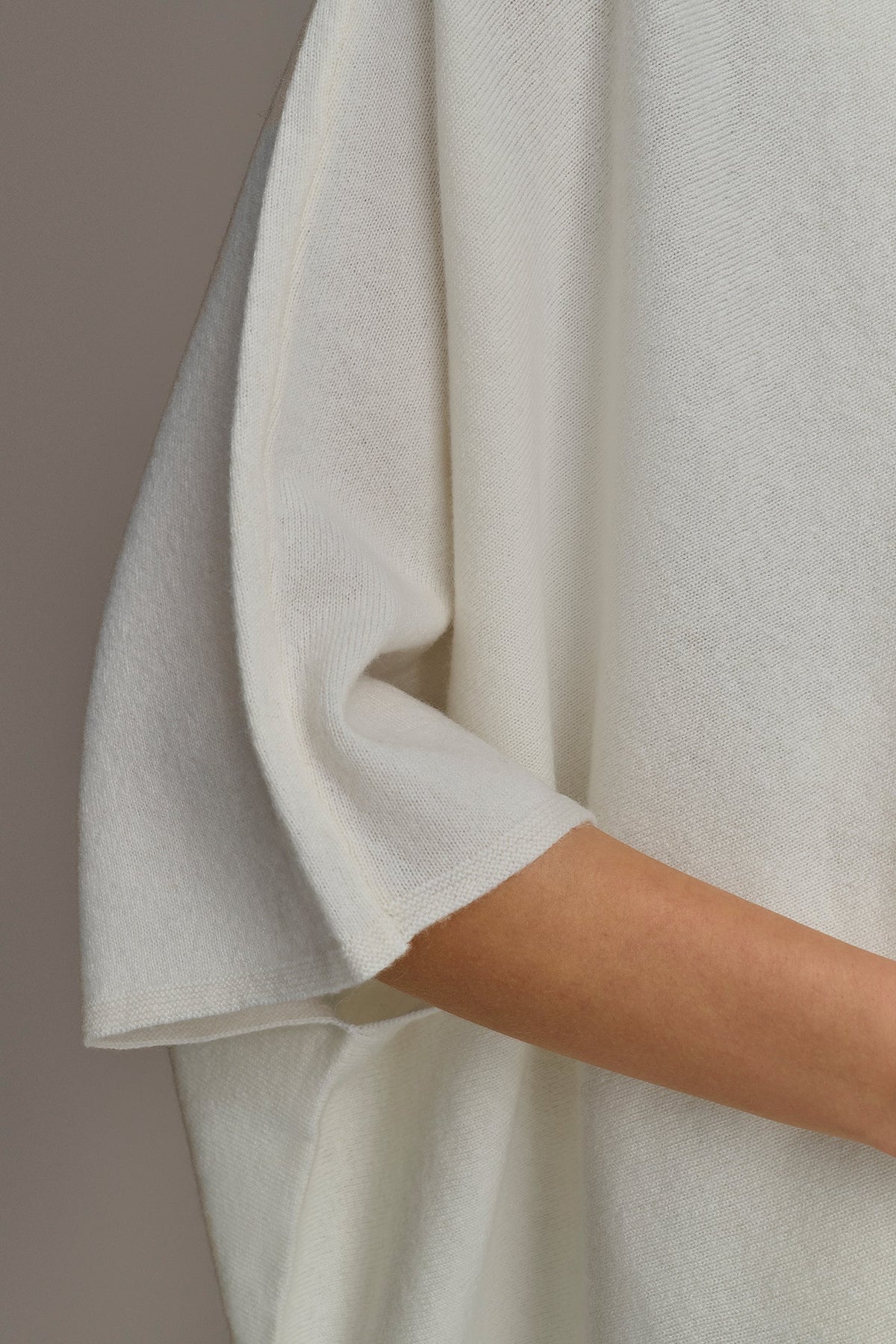 CASHMERE SHORT SLEEVE CARDIGAN - Cream