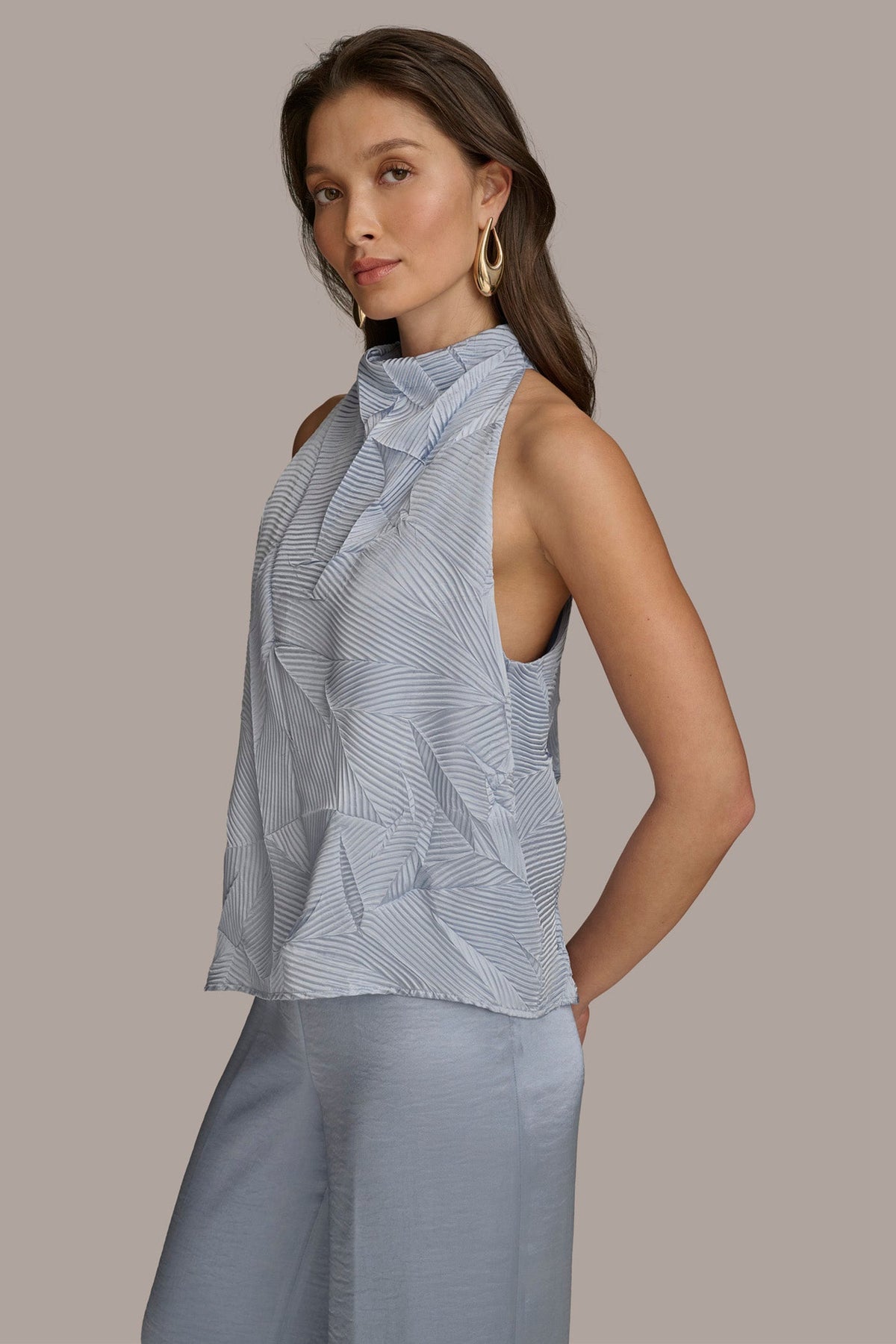 TEXTURED TOP WITH ANGLED HEM - GLACIAL BLUE