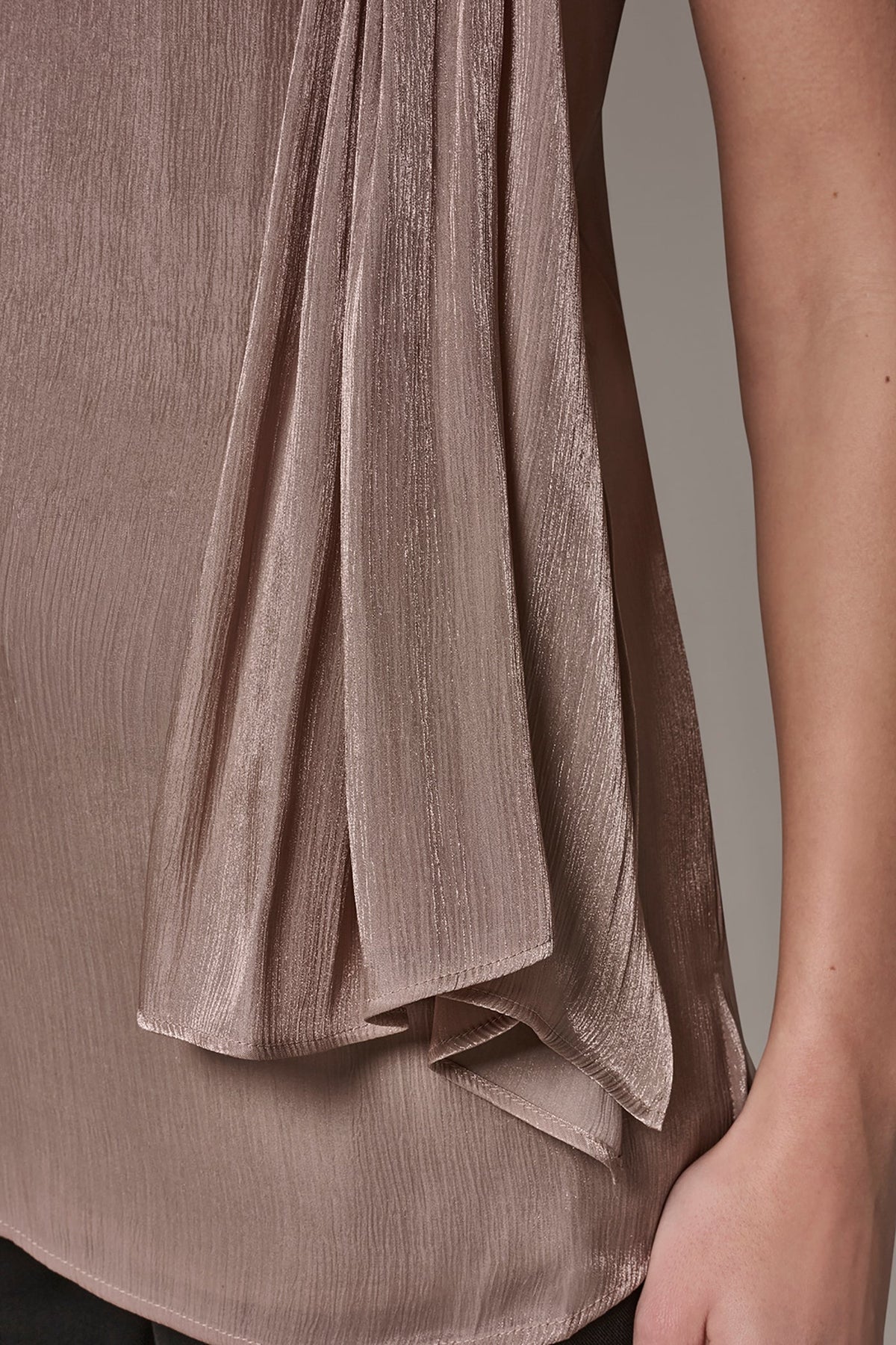METALLIC ASYMMETRIC SCARF HALTER BLOUSE - Umbria