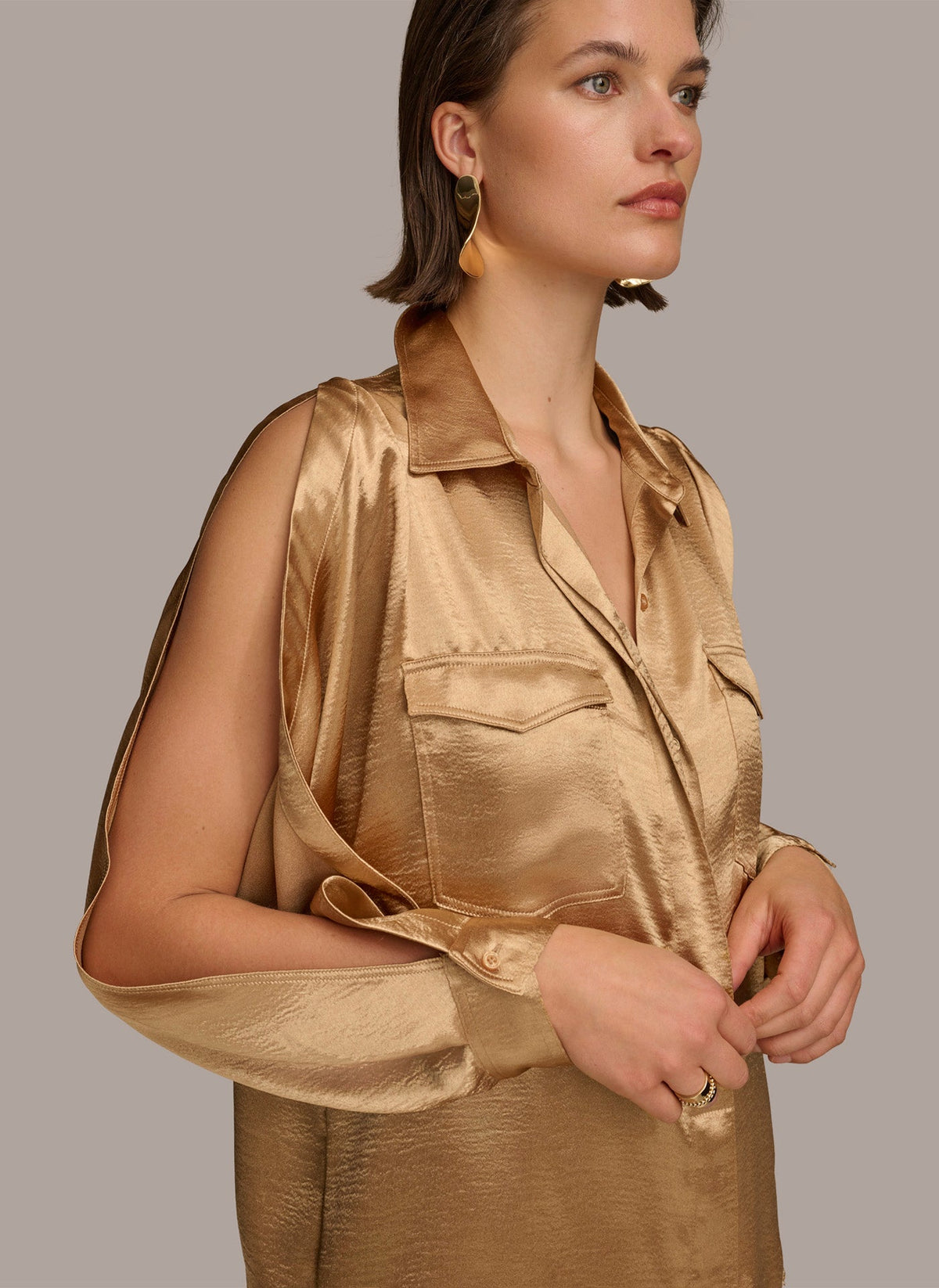 COLD SHOULDER COLLARED BUTTON DOWN - Fawn