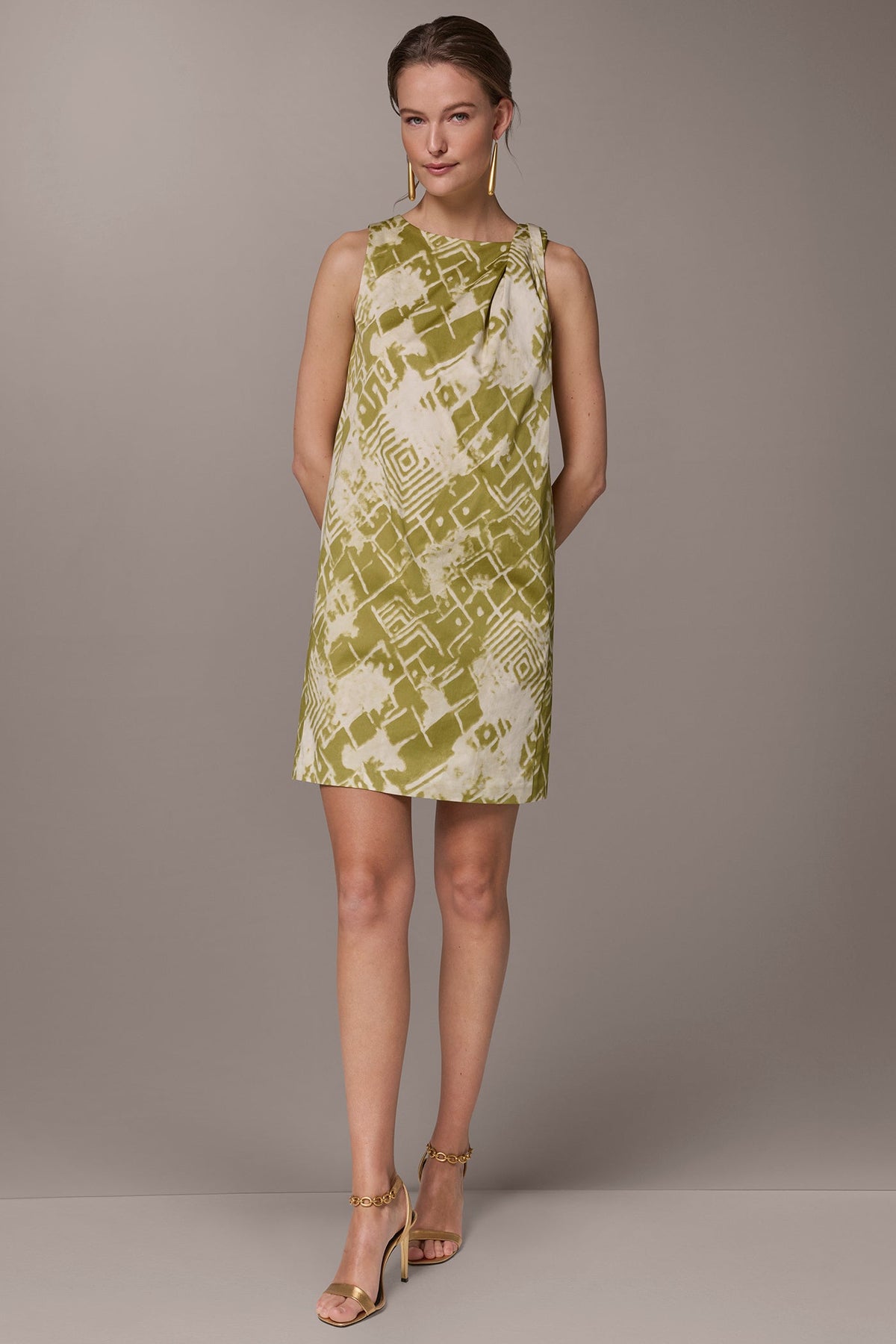COTTON-SATEEN TWIST SHOULDER SHIFT DRESS - Kiwi Multi