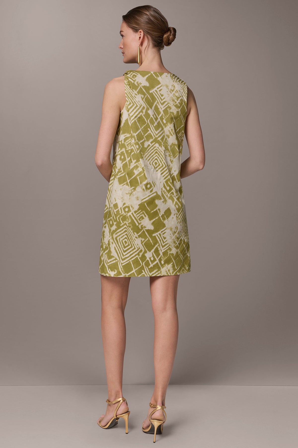 COTTON-SATEEN TWIST SHOULDER SHIFT DRESS - Kiwi Multi