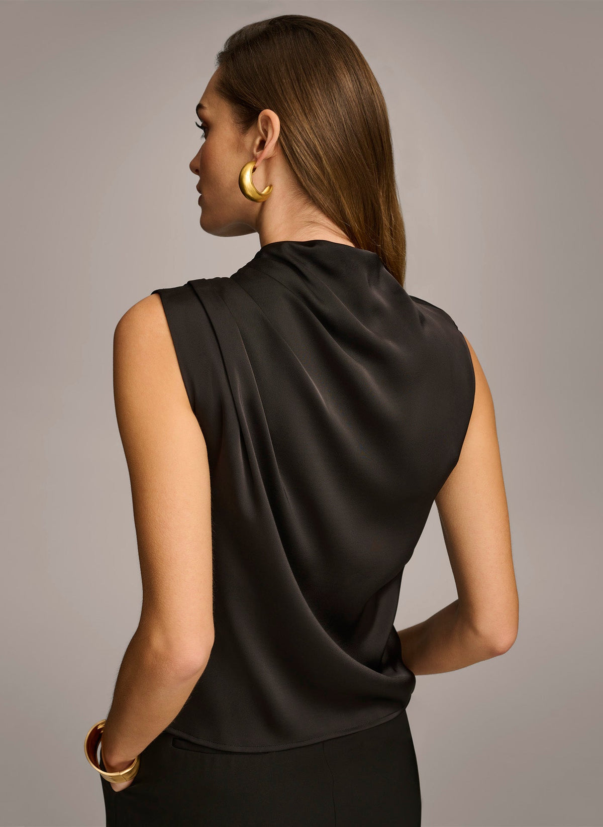 SLEEVELESS DRAPED MOCKNECK TOP - Black