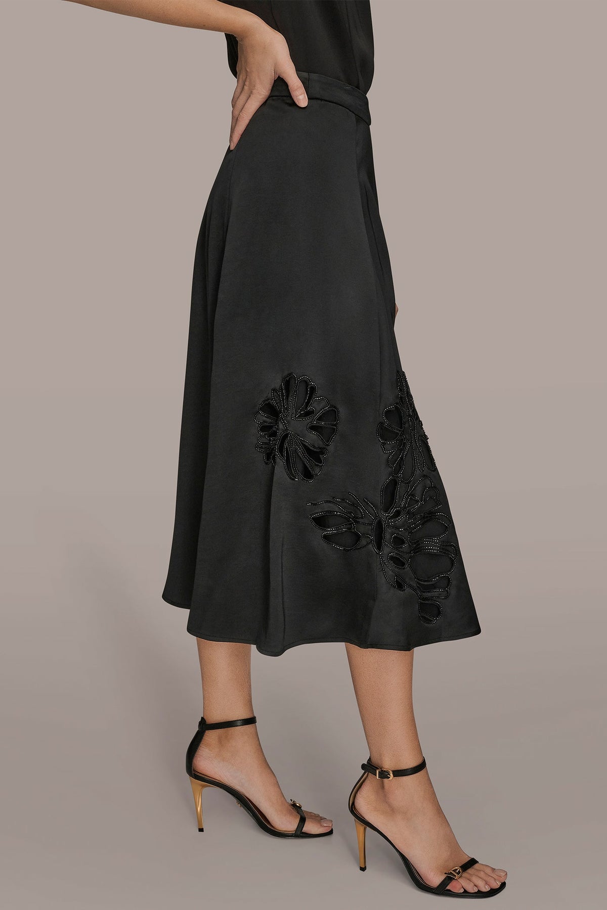 FLORAL-SEQUINED SATIN MIDI SKIRT - Black