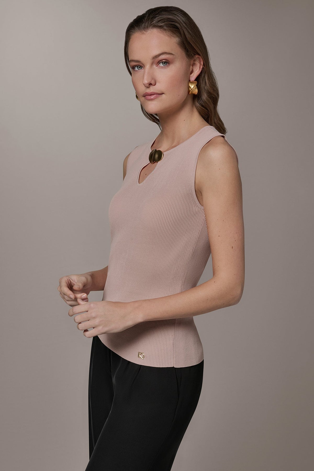 KEYHOLE RIBBED SWEATER TANK - Snow Petal