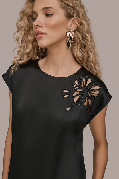 FLORAL-EMBROIDERED BLOUSE - Black