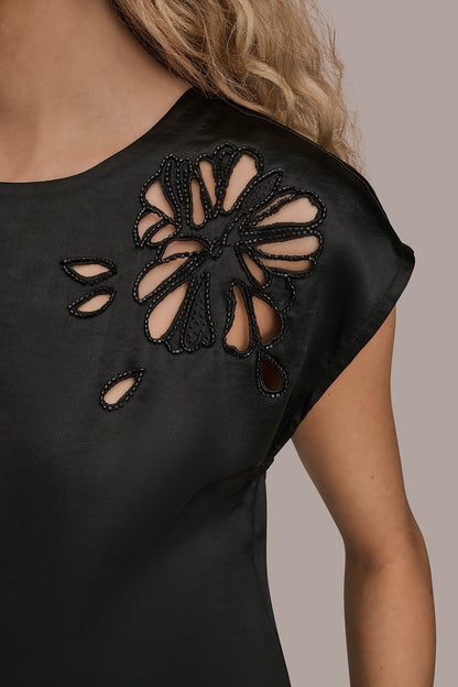 FLORAL-EMBROIDERED BLOUSE - Black
