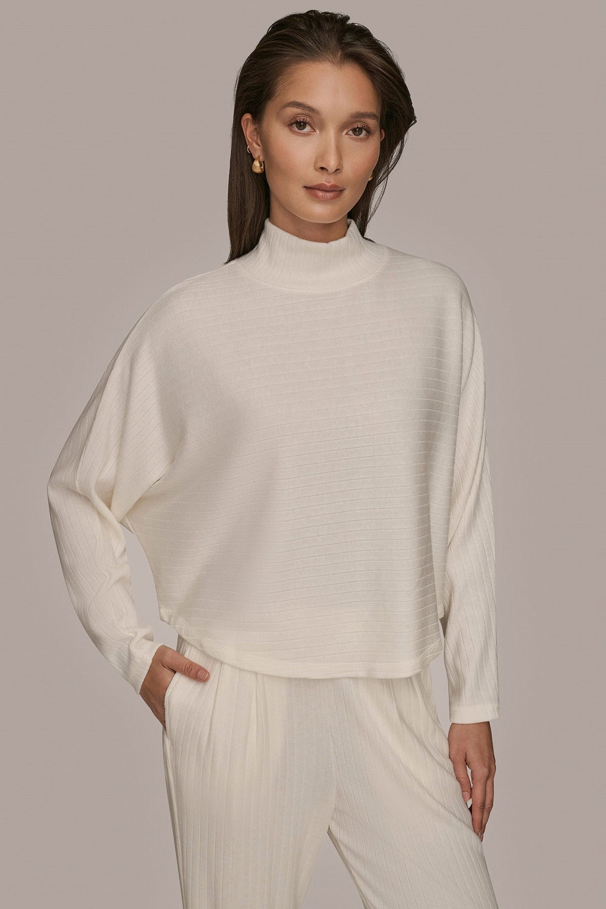MOCK-NECK TOP - CREAM
