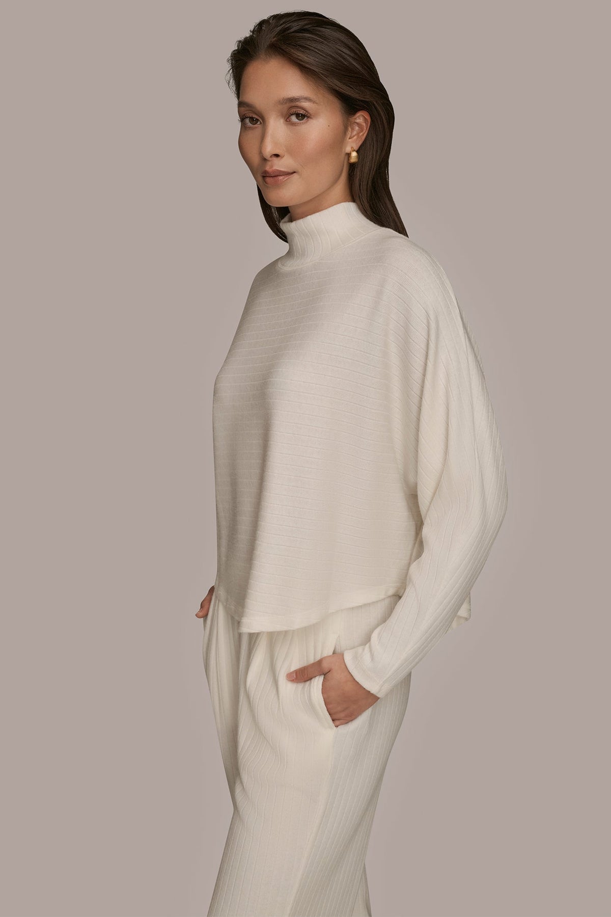 MOCK-NECK TOP - CREAM