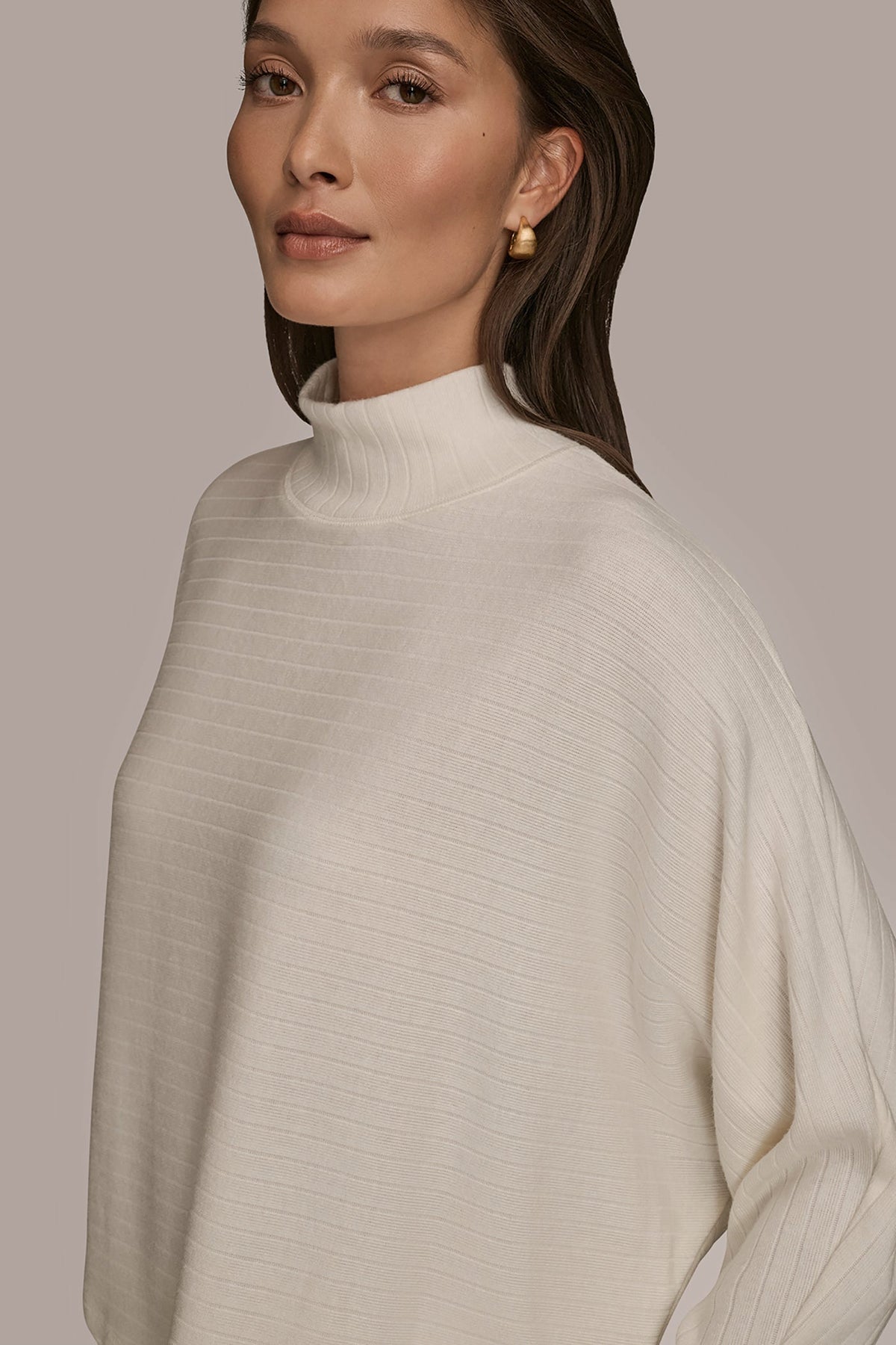 MOCK-NECK TOP - CREAM